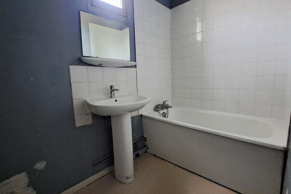 Moirans - Maison de Type 6