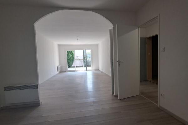 Moirans - Maison de Type 6