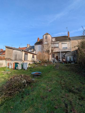 Vierzon - Bien à fort potentiel - Emplacement idéal