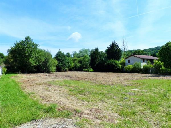 Dpt Hautes Pyrénées (65), à vendre BARBAZAN DEBAT - Terrain de 2118 m²