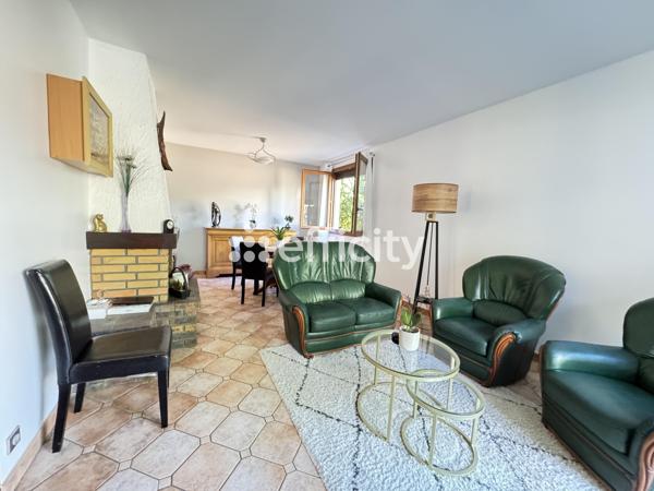 Maison
         7 pièces
        - 163 m² Bien prestige 930 000 € *