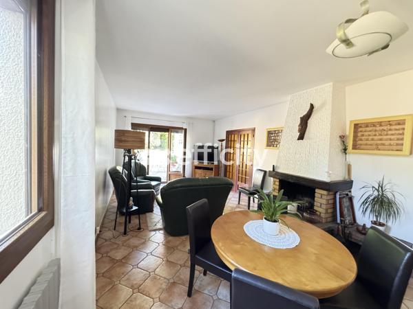 Maison
         7 pièces
        - 163 m² Bien prestige 930 000 € *