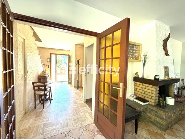 Maison
         7 pièces
        - 163 m² Bien prestige 930 000 € *