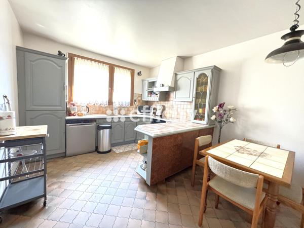Maison
         7 pièces
        - 163 m² Bien prestige 930 000 € *