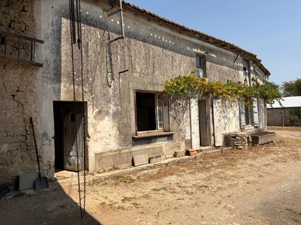 Ancienne ferme à rénover avec terrain constructible