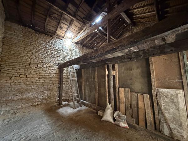 Ancienne ferme à rénover avec terrain constructible