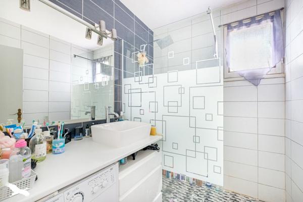 Appartement à vendre |  Décines-Charpieu |  4 pièces | 77 m²