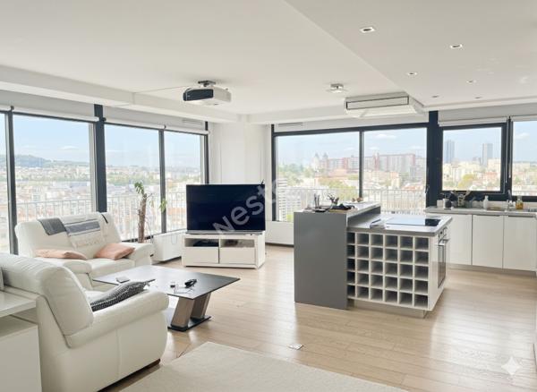 Centre de Puteaux: Appartement 2 pièces avec vue dégagée, cave et parking