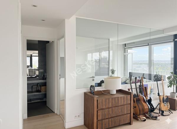 Centre de Puteaux: Appartement 2 pièces avec vue dégagée, cave et parking