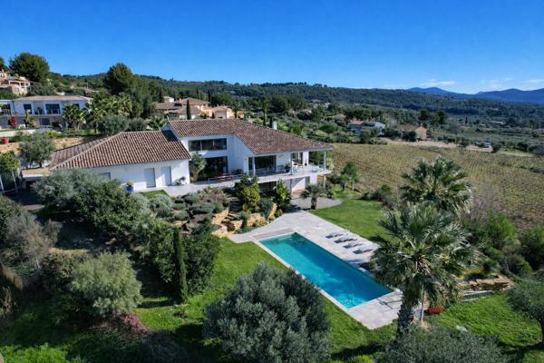 Superbe villa à  l'architecture moderne et aux prestations haut de gamme:  « Un art de vivre entre nature, élégance et Méditerranée ! »