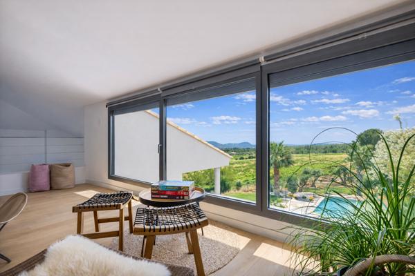 Superbe villa à  l'architecture moderne et aux prestations haut de gamme:  « Un art de vivre entre nature, élégance et Méditerranée ! »