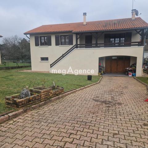 Maison à SAINT-GENIS-LAVAL, 69230 - 5 pièces 152m²