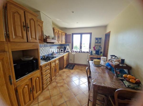 Maison à SAINT-GENIS-LAVAL, 69230 - 5 pièces 152m²