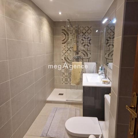Maison à SAINT-GENIS-LAVAL, 69230 - 5 pièces 152m²