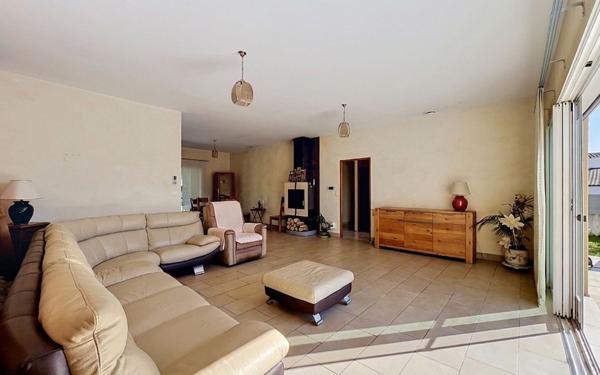 Maison à vendre    5 pièces •  Calvisson