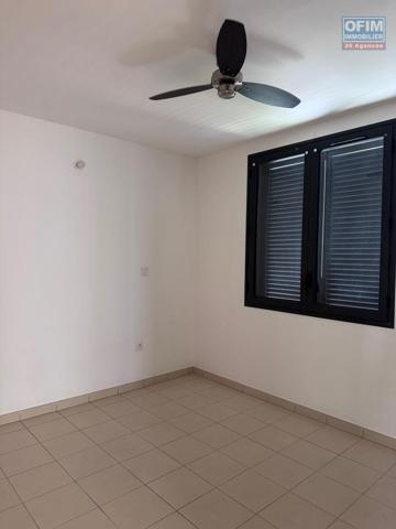 A louer bel appartement de type F3 lumineux sur la résidence BOIS DE SENTEUR avenue GEORGES BRASSENS à Sainte Clotilde.