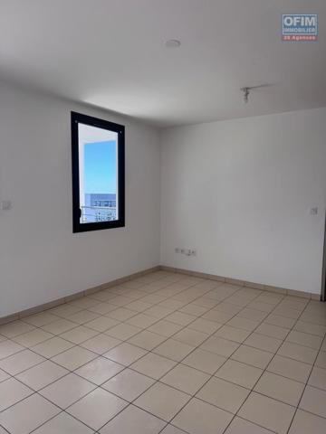 A louer bel appartement de type F3 lumineux sur la résidence BOIS DE SENTEUR avenue GEORGES BRASSENS à Sainte Clotilde.