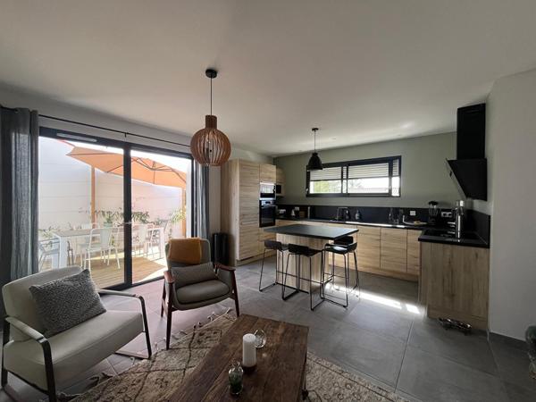 Vente
                Maison70,72 m² - 3 Pièces -
                    VAUX SUR MER (17640)