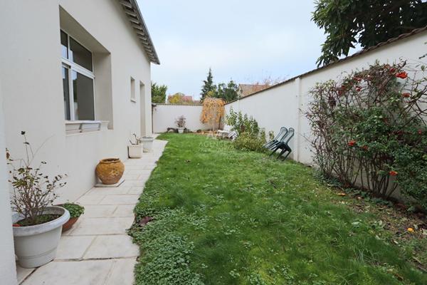 Maison Carrières Sous Poissy 8 pièce(s) 203 m2 €549 000 ** - Référence 8097