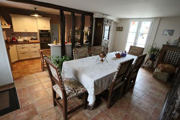 Maison Carrières Sous Poissy 8 pièce(s) 203 m2 €549 000 ** - Référence 8097