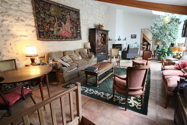 Maison Carrières Sous Poissy 8 pièce(s) 203 m2 €549 000 ** - Référence 8097