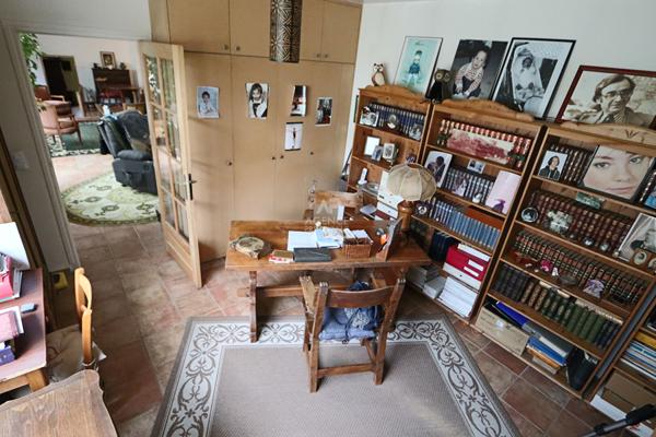 Maison Carrières Sous Poissy 8 pièce(s) 203 m2 €549 000 ** - Référence 8097