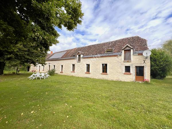 Ensemble immobilier avec fermette et bâtiments sur 2,6 hectares à VAL-FOUZON (INDRE 36)