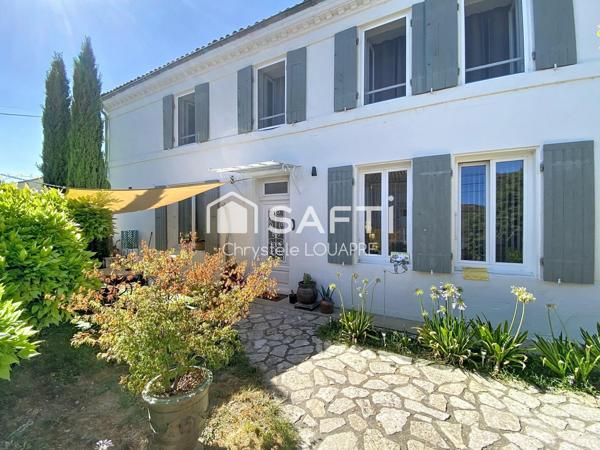 Maison charentaise rénovée, 5 ch et dépendances