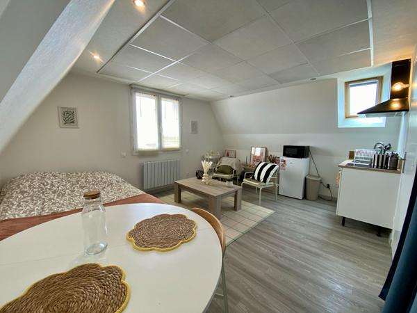 A LOUER - Studio meublé centre de SAINT MEEN LE GRAND