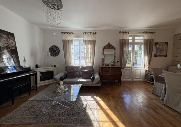 Maison 114 m² avec piscine, jardin et garage sur une parcelle de 387 m²