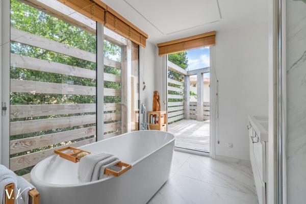 Maison 1 933 250 € Anglet 6 p 215 m² DPE A