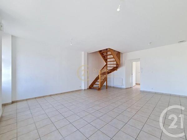 Maison à vendre  4 pièces - 62,90 m 2   COMBOURG  - 35
