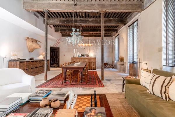 Vente Hôtel Particulier de Prestige - 1 200 m² - Proche Saint-Rémy-de-Provence