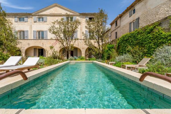 Vente Hôtel Particulier de Prestige - 1 200 m² - Proche Saint-Rémy-de-Provence