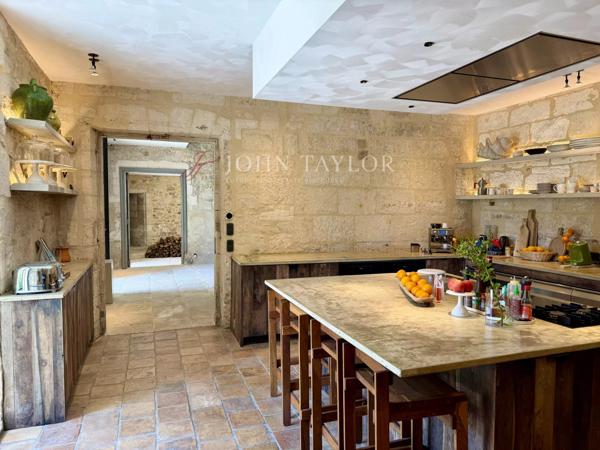 Vente Hôtel Particulier de Prestige - 1 200 m² - Proche Saint-Rémy-de-Provence