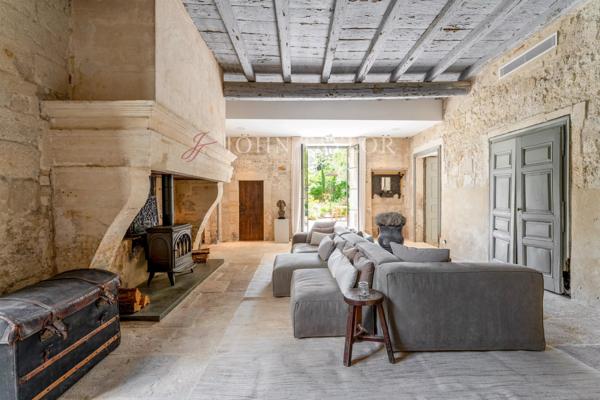 Vente Hôtel Particulier de Prestige - 1 200 m² - Proche Saint-Rémy-de-Provence