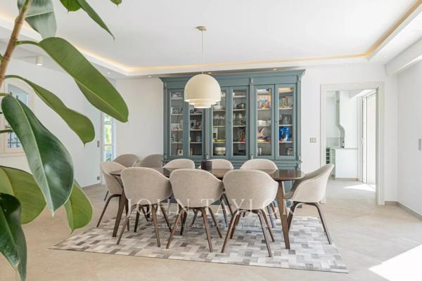 Villa rénovée avec raffinement au cœur d’un domaine sécurisé