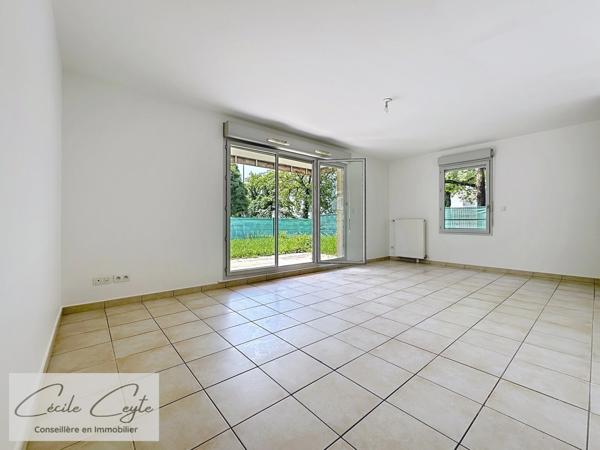 MEYLAN Buclos 4 pièces en rez de jardin avec parking privatif