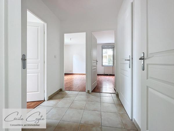 MEYLAN Buclos 4 pièces en rez de jardin avec garage et parking