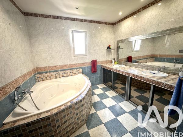 Maison à vendre 5 pièces 150 m² Bellegarde