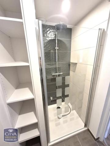 Appartement à louer 1 pièce 32.73m² Calais (62100)