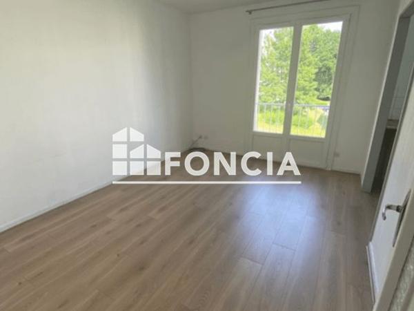 Location Studio 23.56 m² - 8 RUE DES PLANTES Rennes 35700