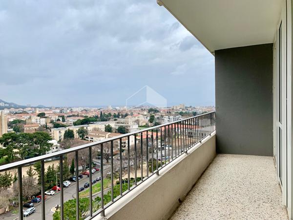 A vendre appartement de type 4 avec un box à Marseille 13009 - Quartier LE CABOT