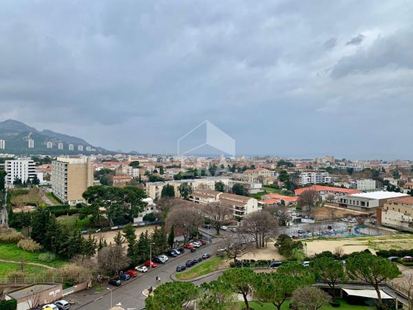 A vendre appartement de type 4 avec un box à Marseille 13009 - Quartier LE CABOT