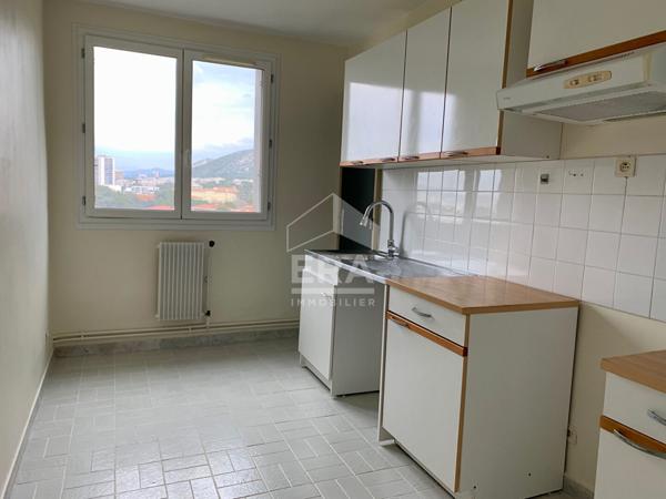 A vendre appartement de type 4 avec un box à Marseille 13009 - Quartier LE CABOT