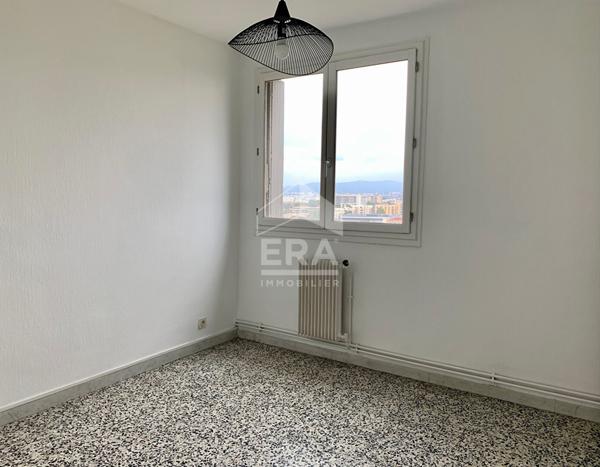 A vendre appartement de type 4 avec un box à Marseille 13009 - Quartier LE CABOT