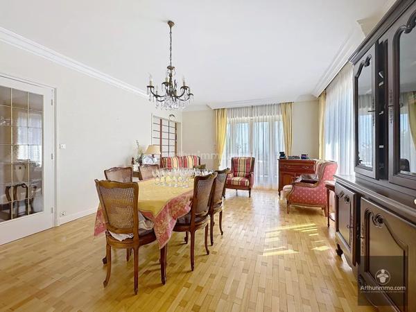 Vente                                                      Maison
                        
                     5 pièces                      135 m2                     à Saint-Just-la-Pendue