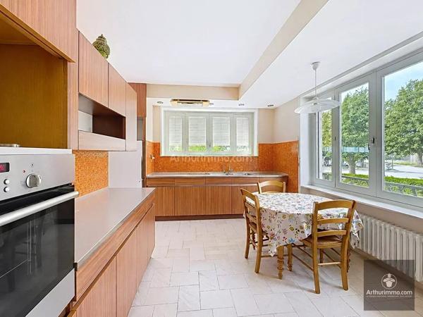 Vente                                                      Maison
                        
                     5 pièces                      135 m2                     à Saint-Just-la-Pendue