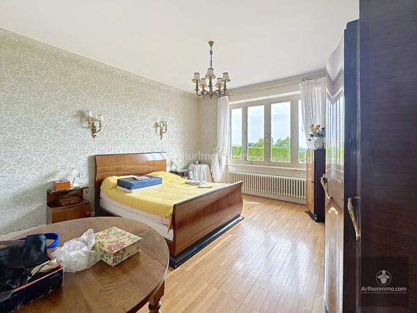 Vente                                                      Maison
                        
                     5 pièces                      135 m2                     à Saint-Just-la-Pendue