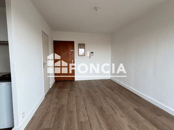 Location Studio 25.1 m² - 12 B RUE HENRI FABRE - RESIDENCE LE ST CLAIR - APT 45 - 4IEME ETAGE Orange 84100